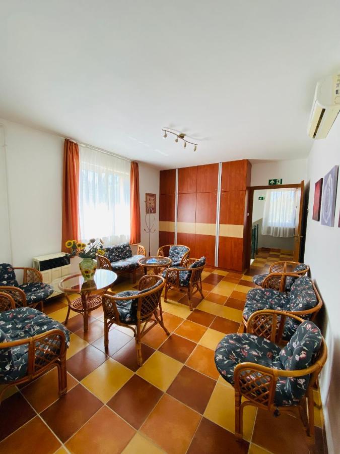 Gabi Lux Apartman Appartement Hajdúszoboszló Buitenkant foto