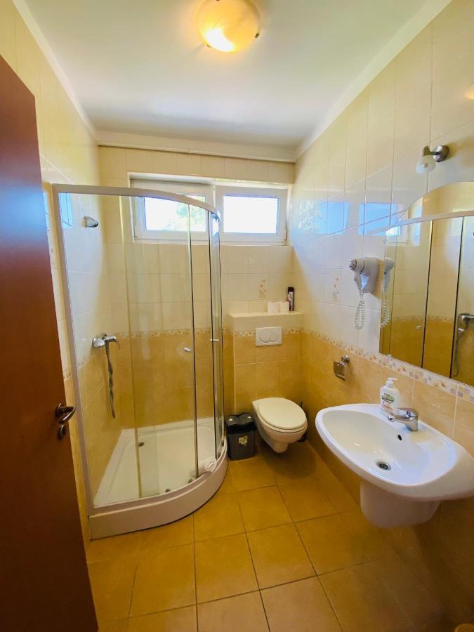 Gabi Lux Apartman Appartement Hajdúszoboszló Buitenkant foto