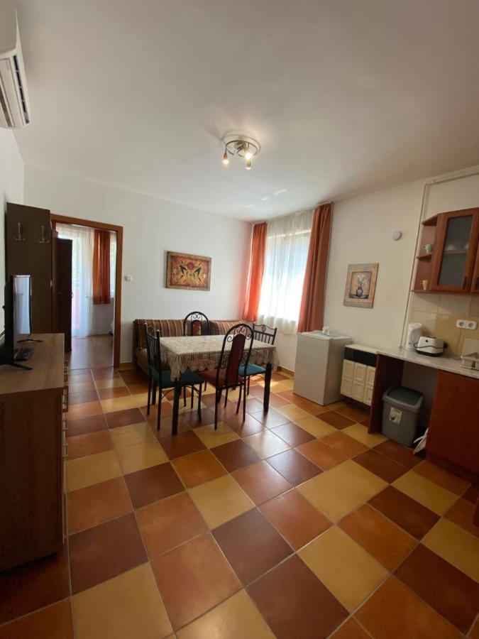 Gabi Lux Apartman Appartement Hajdúszoboszló Buitenkant foto
