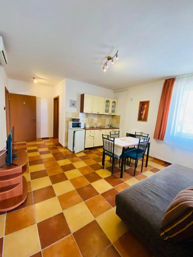 Gabi Lux Apartman Appartement Hajdúszoboszló Buitenkant foto